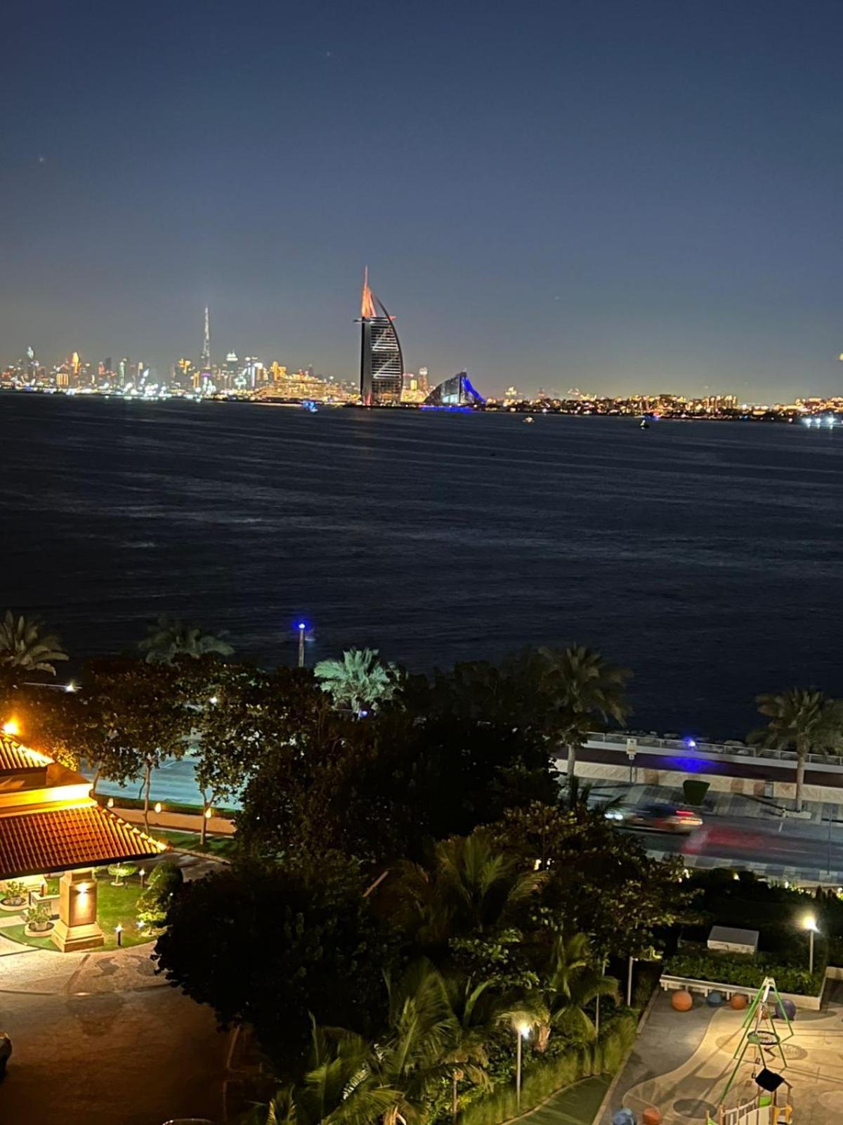 Luxurious By The In The Palm Jumeirah Dubai